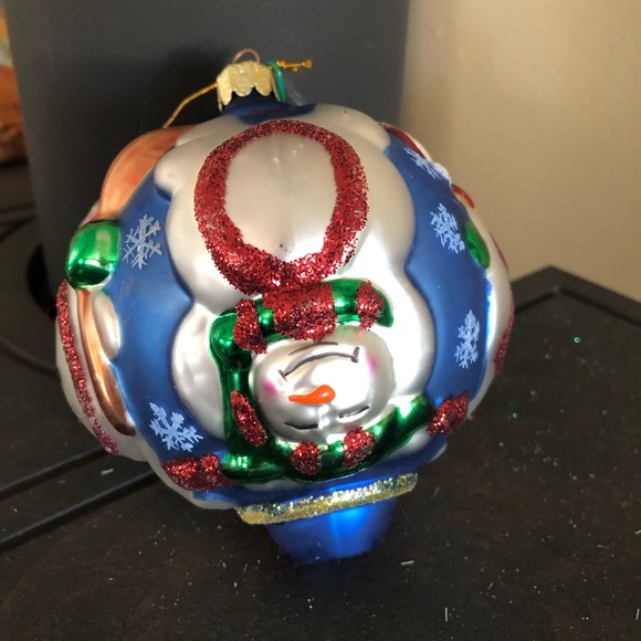 Blown Glass, Hand-Decorated 2000 Snowmen Ornament - Picture 3 of 9
